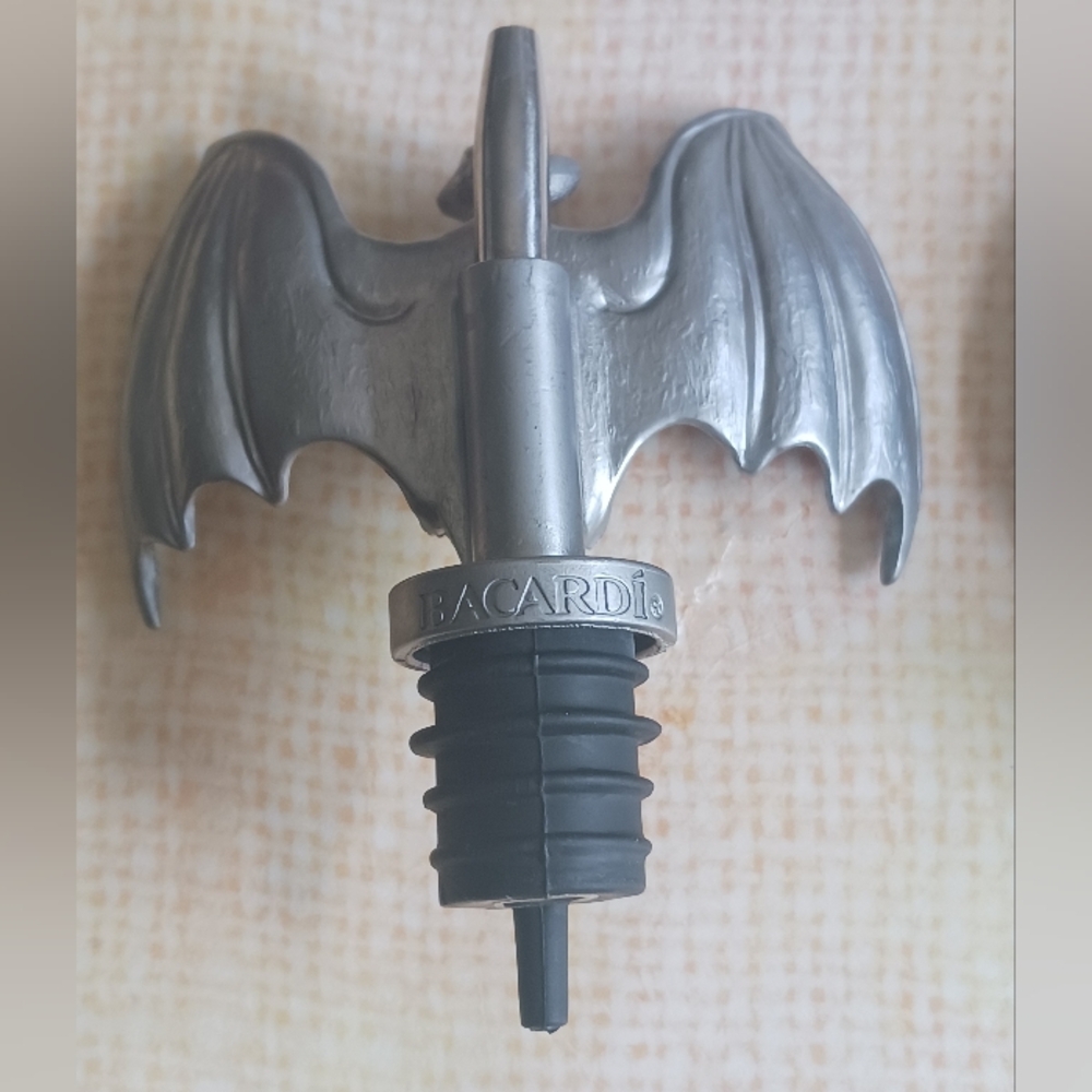 Vintage Bacardi Pewter Bat-shaped Wine /Rum / Whiskey Bottle Stoppers - Picture 2 of 5